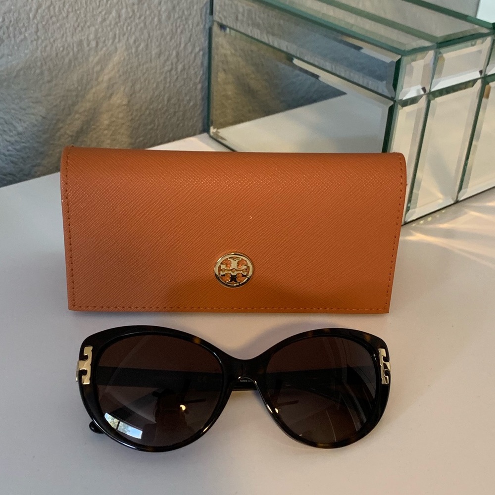 Tory Burch Sunglasses (Polarized)